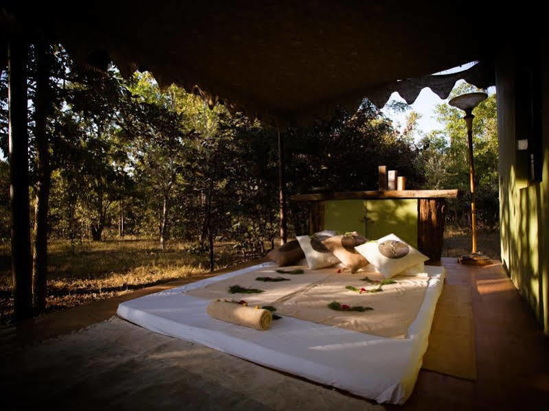 Singinawa Jungle Lodge Kanha Lagma Exterior foto
